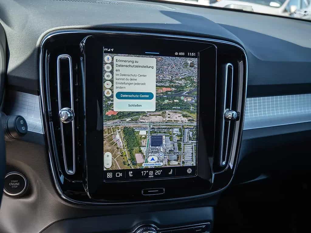 Volvo XC40 B3° Plus Dark 2WD 02/2023-photo-11