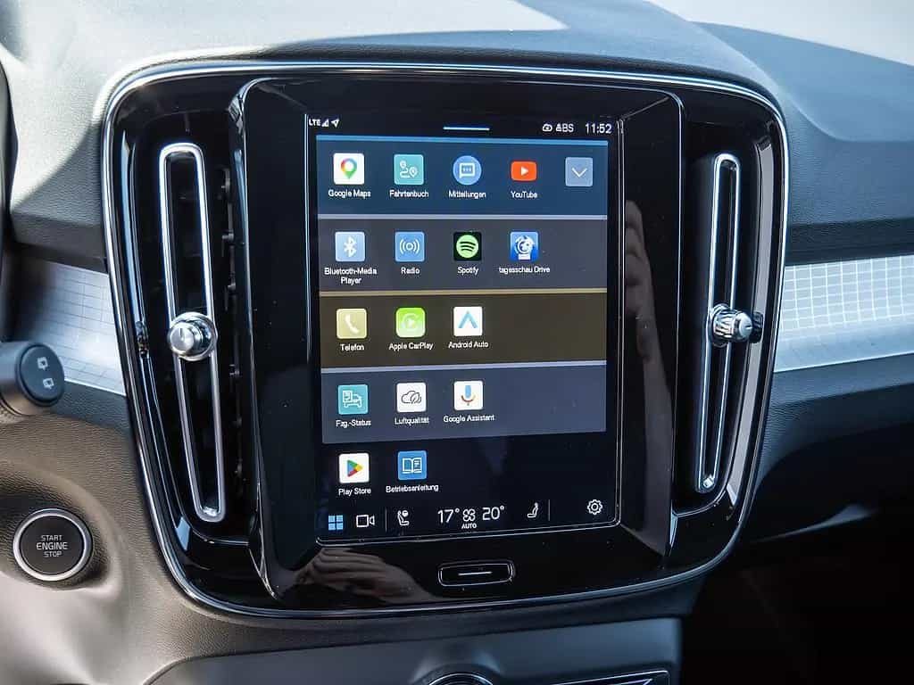 Volvo XC40 B3° Plus Dark 2WD 02/2023-photo-12