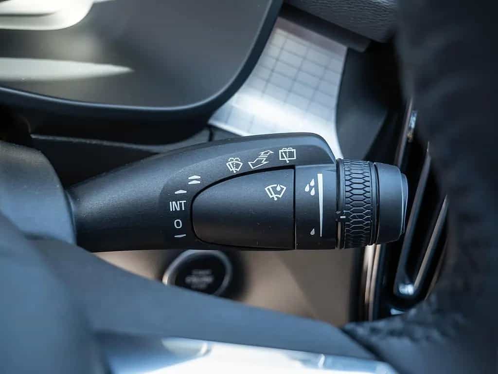 Volvo XC40 B3° Plus Dark 2WD 02/2023-photo-17