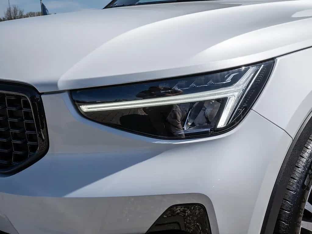 Volvo XC40 B3° Plus Dark 2WD 02/2023-photo-21