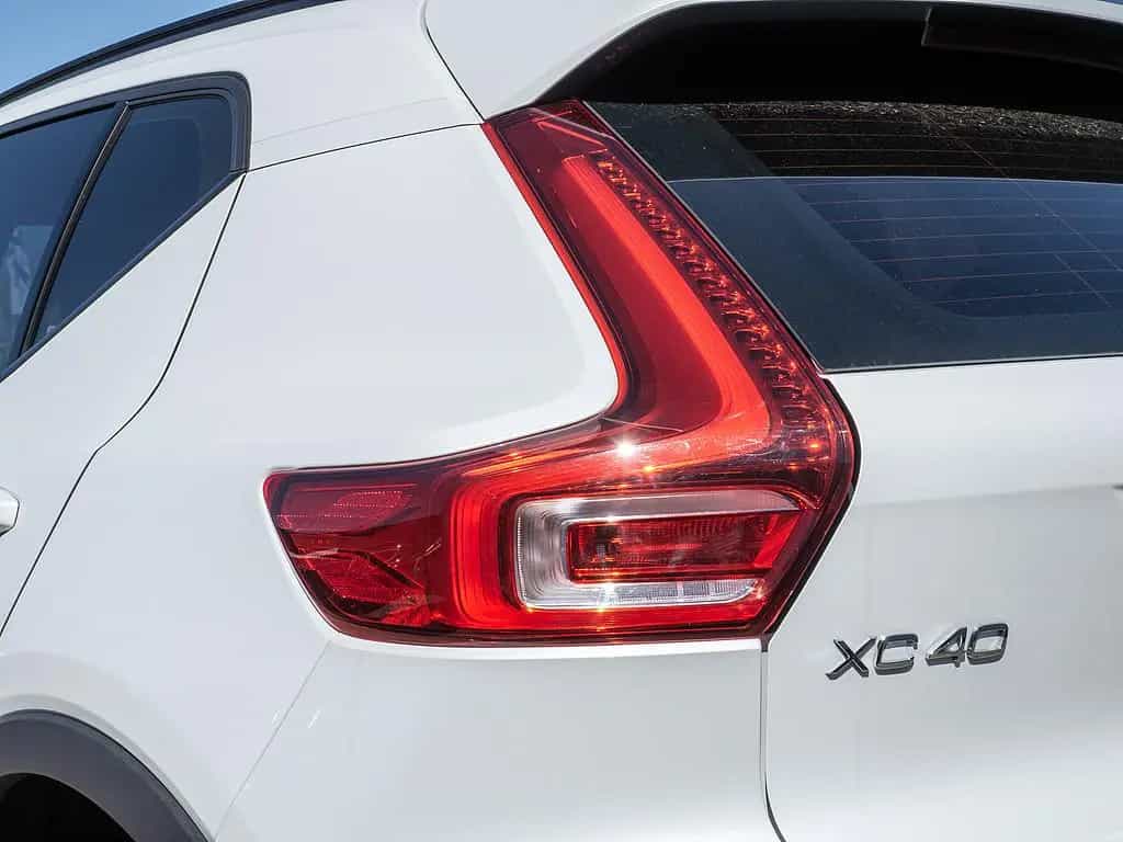 Volvo XC40 B3° Plus Dark 2WD 02/2023-photo-22