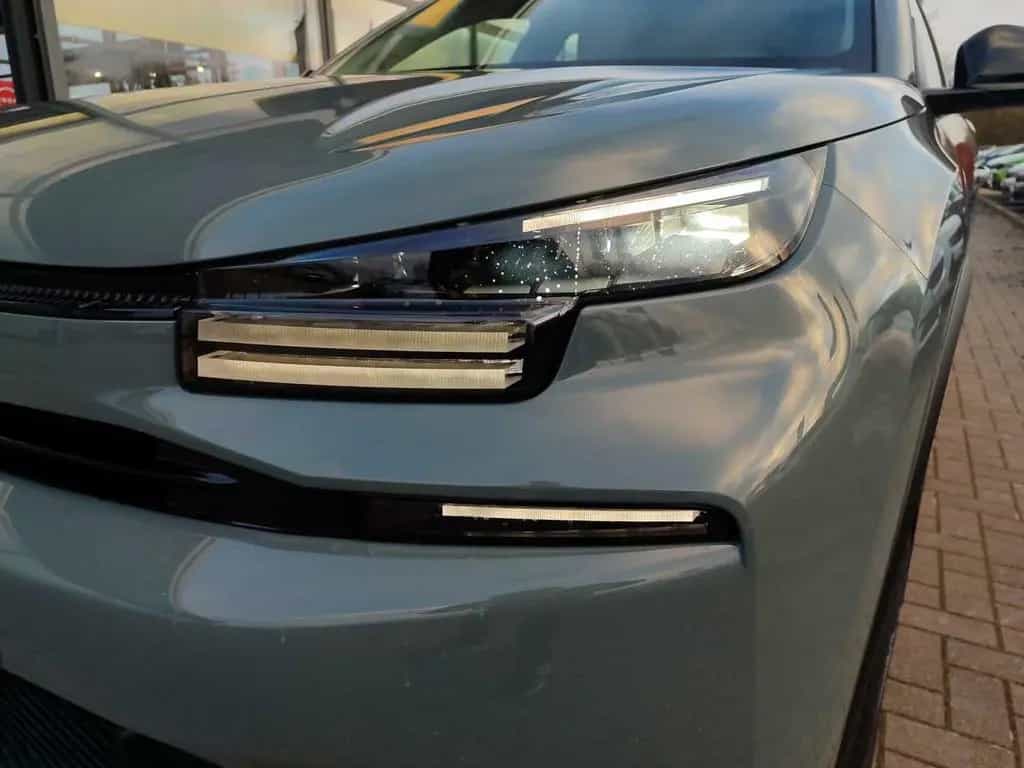 Citroën C4 Benziner 130 PLUS +Winter-Paket+ 10/2025-photo-1
