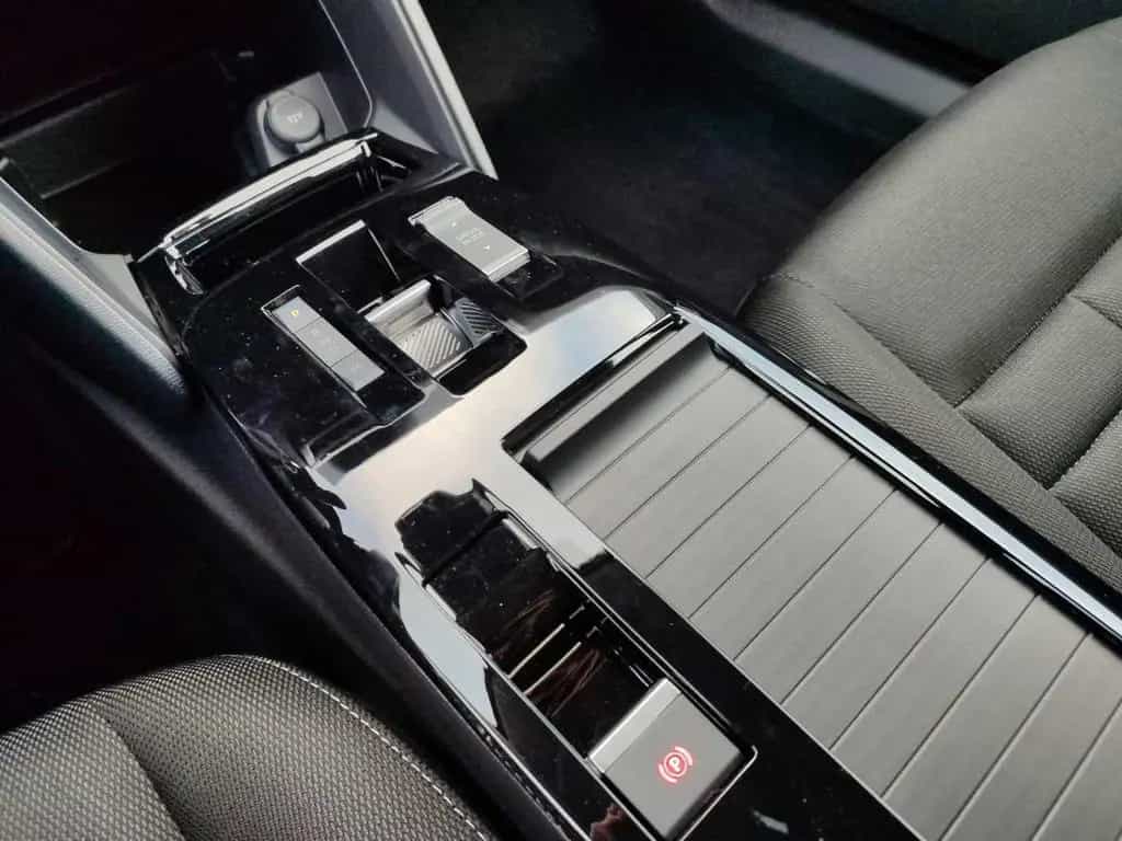 Citroën C4 Benziner 130 PLUS +Winter-Paket+ 10/2025-photo-19