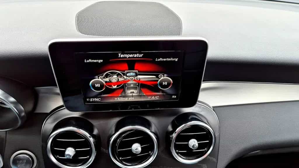 Mercedes-Benz GLC 300 4Matic/AMG/KAMERA/PDC/LED/CARPLAY/NAVI 07/2019-photo-20