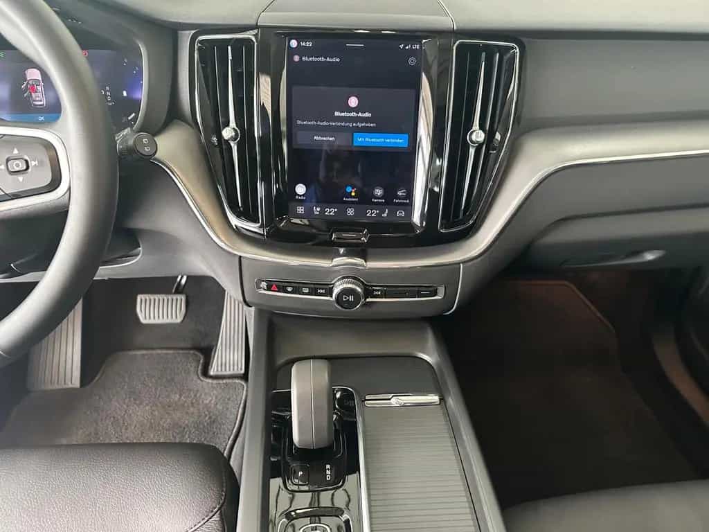 Volvo XC60 Momentum Pro*SHZ*LKA*Keyless*DAB*PDC*Kamera 02/2022-photo-17