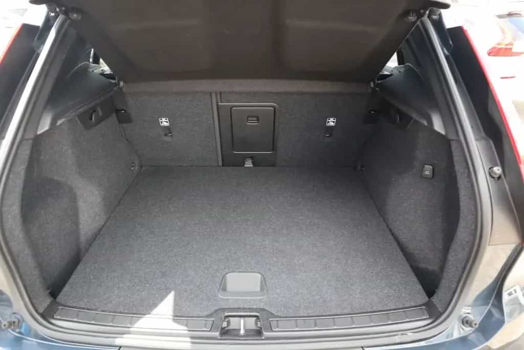 Volvo XC40 T3 Geartronic Momentum Pro|NAVI|R-CAM|SHZG| 04/2021-photo-23