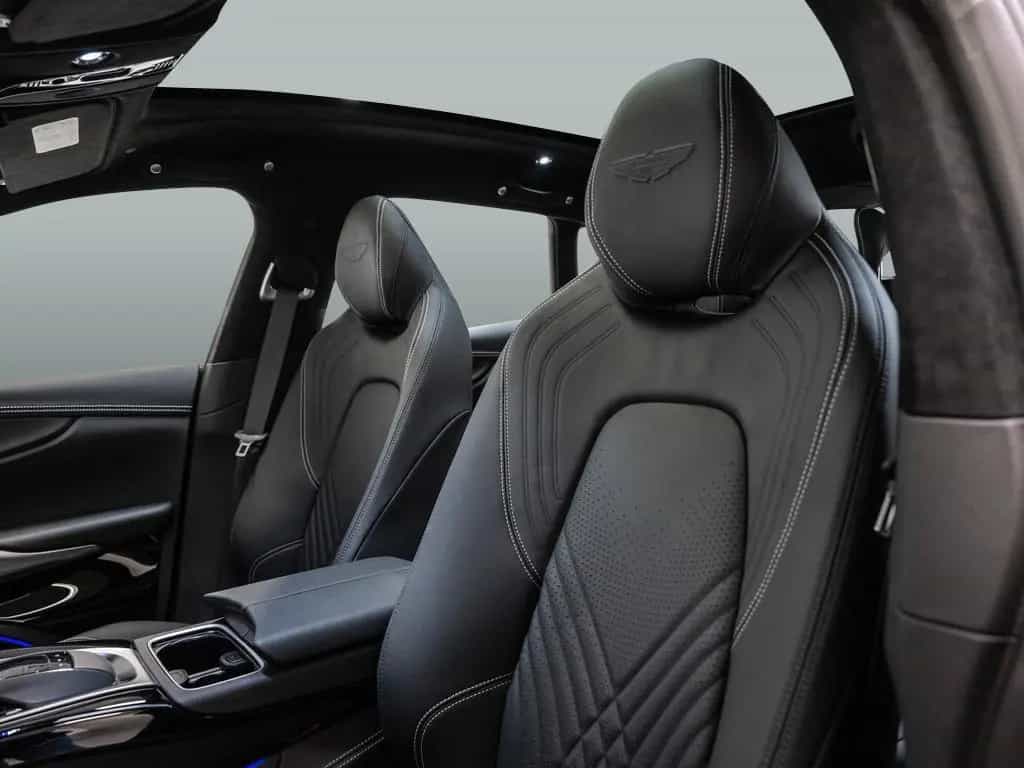Aston Martin DBX Magnetic Silver Onyx Black 03/2024-photo-11