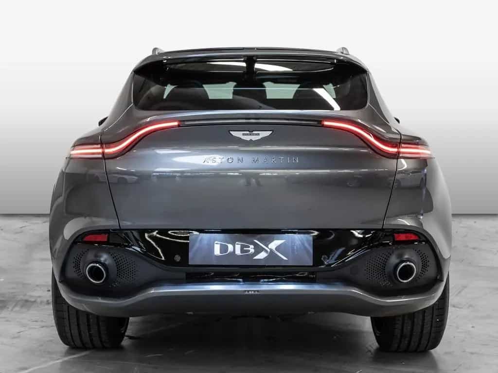 Aston Martin DBX Magnetic Silver Onyx Black 03/2024-photo-14