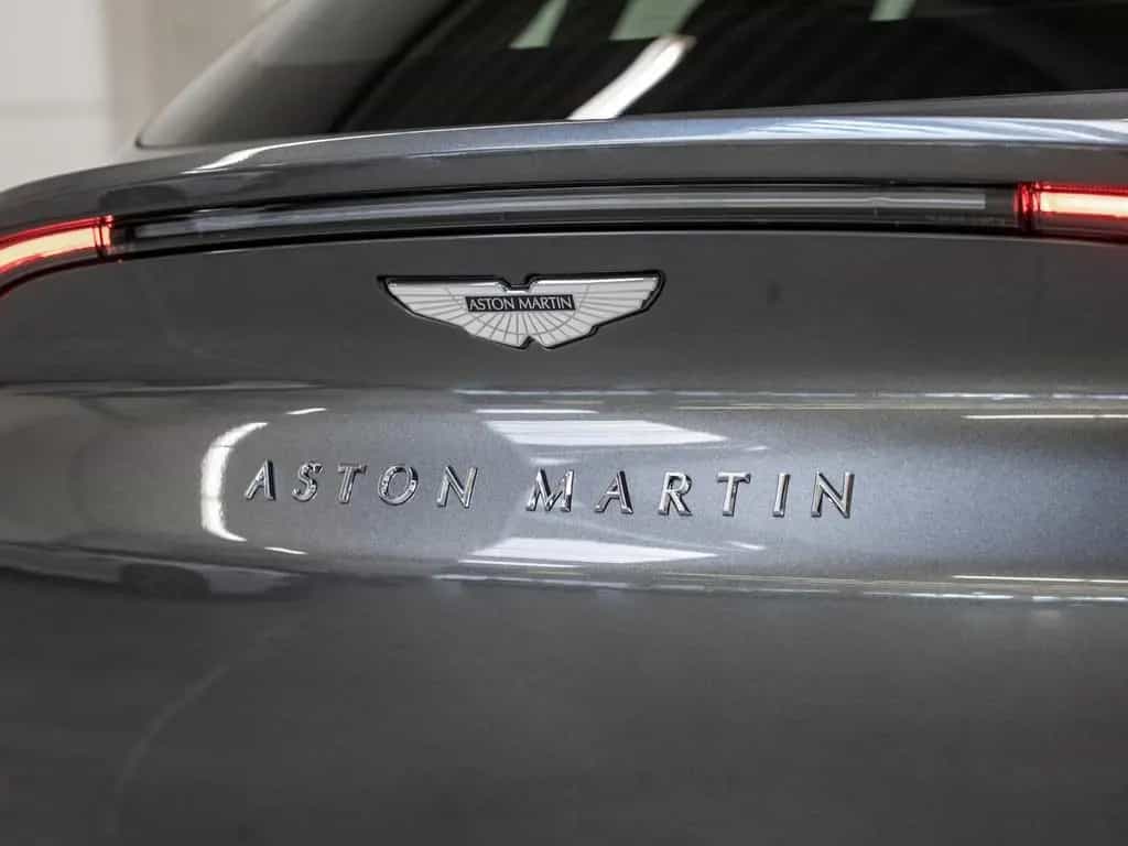Aston Martin DBX Magnetic Silver Onyx Black 03/2024-photo-25