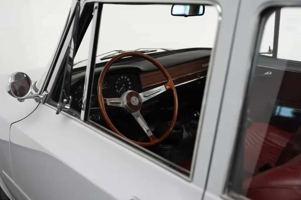 Alfa Romeo Giulia 1600 Faltdach - 109€ mtl. 06/1969-photo-10