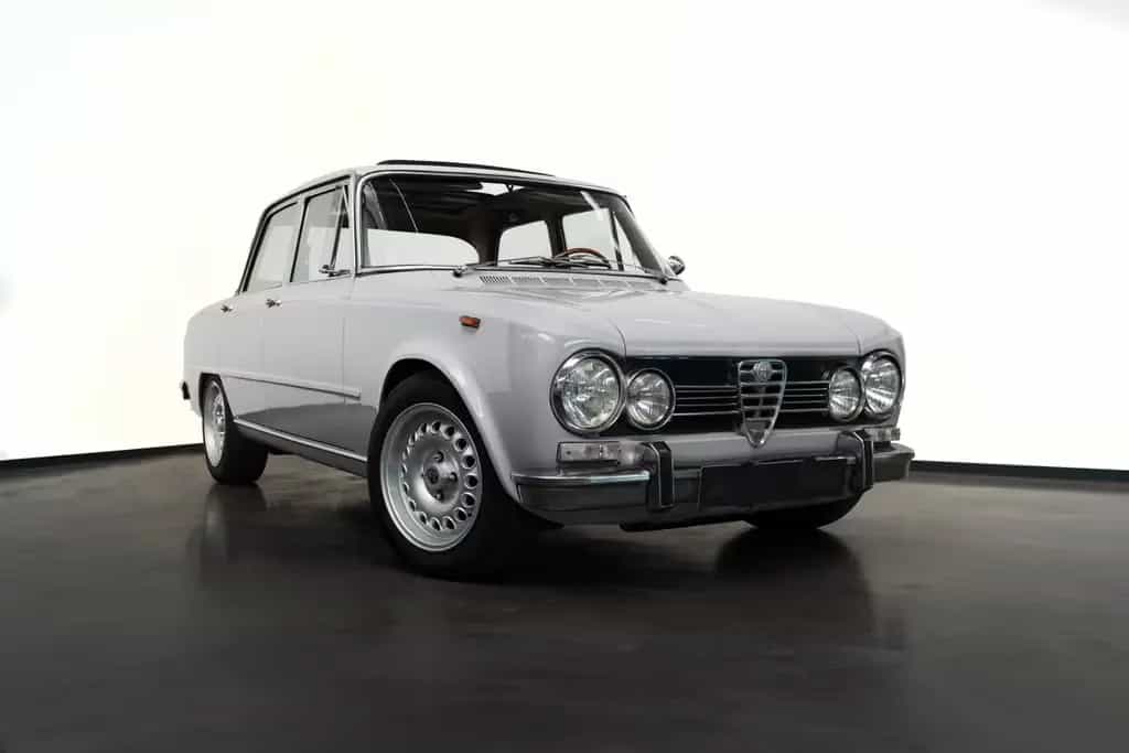 Alfa Romeo Giulia 1600 Faltdach - 109€ mtl. 06/1969-photo-2