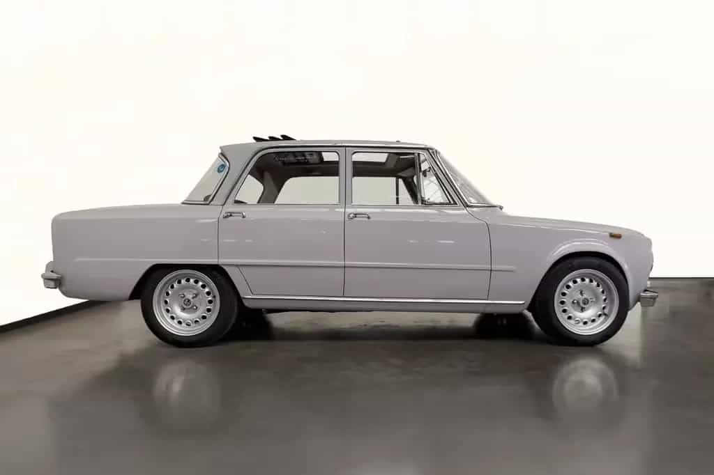 Alfa Romeo Giulia 1600 Faltdach - 109€ mtl. 06/1969-photo-5