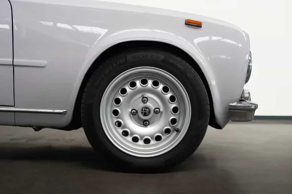 Alfa Romeo Giulia 1600 Faltdach - 109€ mtl. 06/1969-photo-6