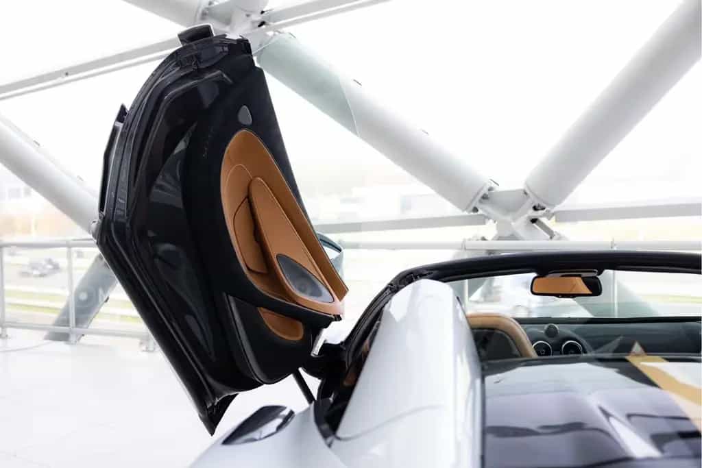 McLaren 570S Spider 3.8 V8 | MSO High Downforce Kit | Sa 04/2018-photo-14