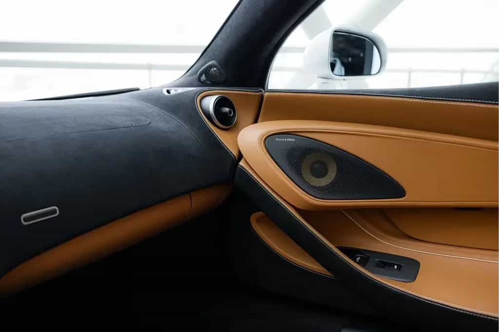 McLaren 570S Spider 3.8 V8 | MSO High Downforce Kit | Sa 04/2018-photo-19