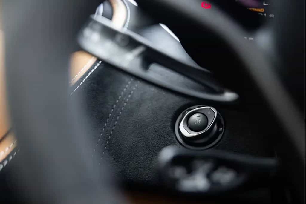 McLaren 570S Spider 3.8 V8 | MSO High Downforce Kit | Sa 04/2018-photo-21