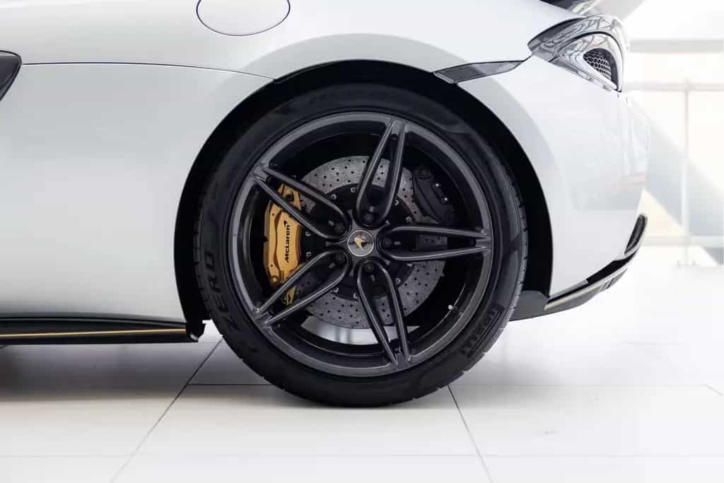 McLaren 570S Spider 3.8 V8 | MSO High Downforce Kit | Sa 04/2018-photo-38
