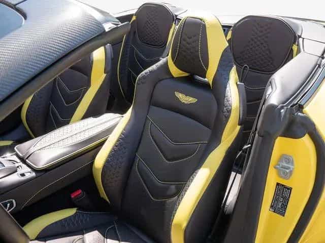 Aston Martin DBS Volante Frosted Glass Yellow Carbon 09/2022-photo-13