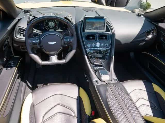 Aston Martin DBS Volante Frosted Glass Yellow Carbon 09/2022-photo-19
