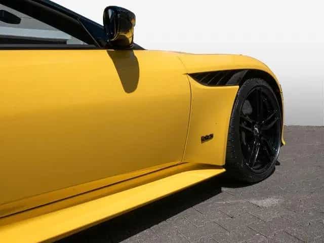 Aston Martin DBS Volante Frosted Glass Yellow Carbon 09/2022-photo-22
