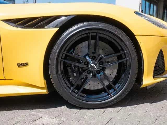 Aston Martin DBS Volante Frosted Glass Yellow Carbon 09/2022-photo-23