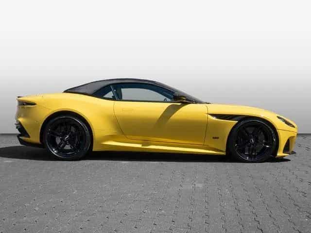 Aston Martin DBS Volante Frosted Glass Yellow Carbon 09/2022-photo-4
