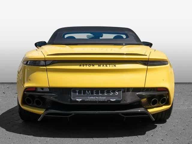 Aston Martin DBS Volante Frosted Glass Yellow Carbon 09/2022-photo-6