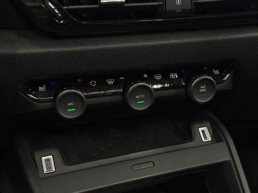 Citroën C4 Lim. Shine*Kamera*Carplay*Panoschiebedach*ACC 02/2024-photo-27