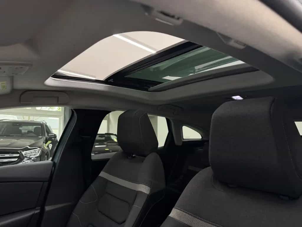 Citroën C4 Lim. Shine*Kamera*Carplay*Panoschiebedach*ACC 02/2024-photo-29
