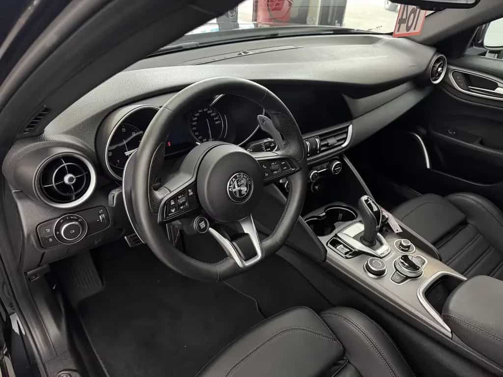 Alfa Romeo Giulia 2.0 Turbo Veloce Q4 1.Hand Carplay Xenon 06/2022-photo-12