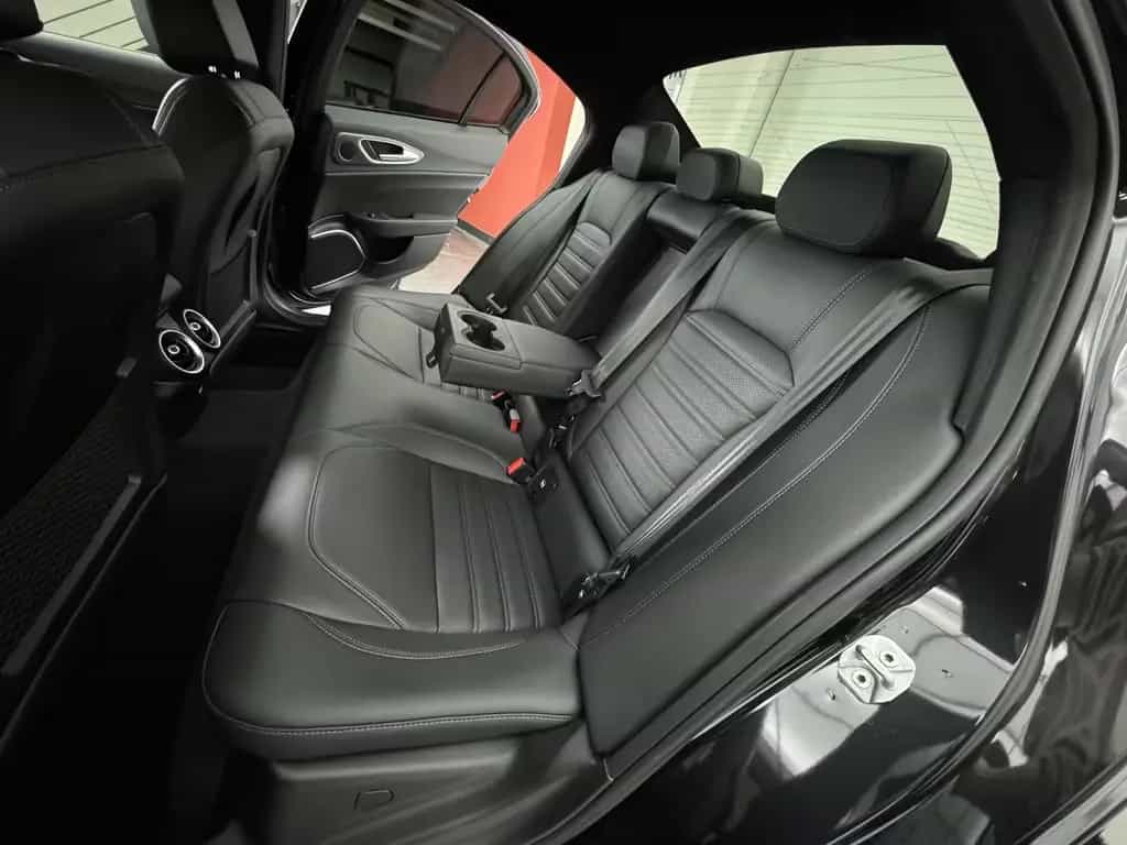 Alfa Romeo Giulia 2.0 Turbo Veloce Q4 1.Hand Carplay Xenon 06/2022-photo-14