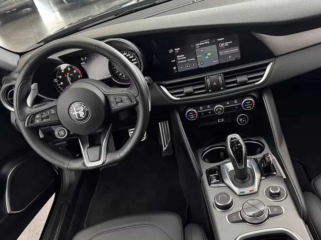 Alfa Romeo Giulia 2.0 Turbo Veloce Q4 1.Hand Carplay Xenon 06/2022-photo-19