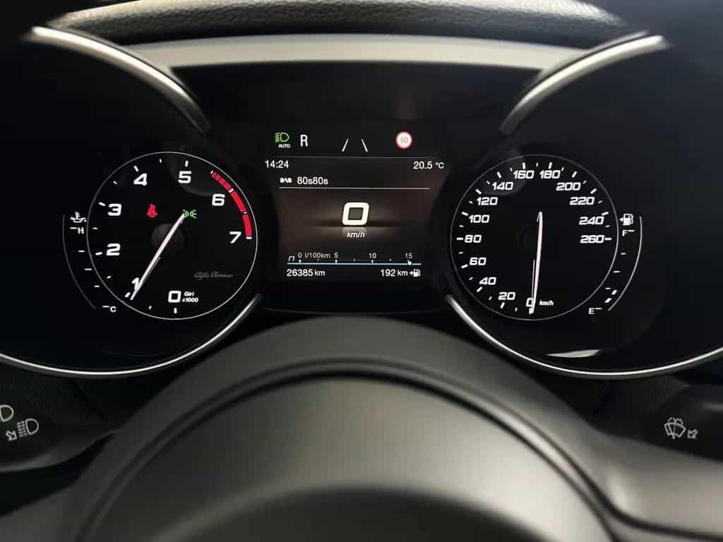 Alfa Romeo Giulia 2.0 Turbo Veloce Q4 1.Hand Carplay Xenon 06/2022-photo-20
