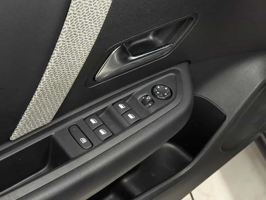 Citroën C4 Lim. Max*Kamera*HUD*Carplay*LED*ACC*Szh*Lzh 11/2023-photo-17