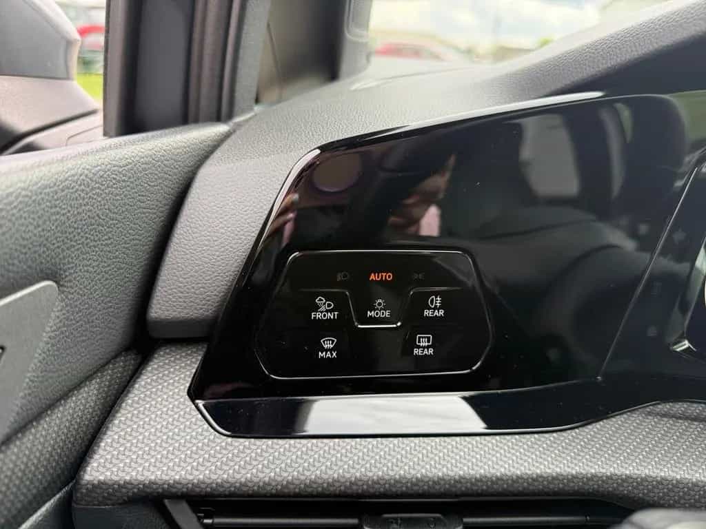Volkswagen Golf VIII 1.5 eTSI DSG Navi,Rückfahrkam.,Sitzhei 01/2021-photo-16