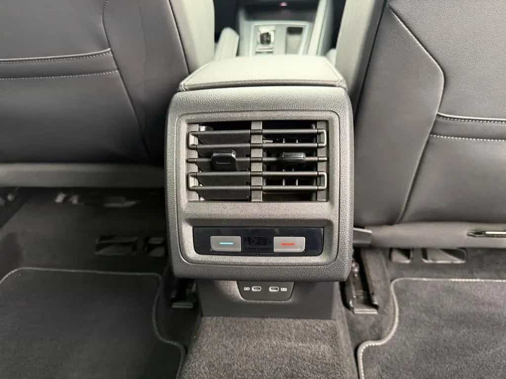 Volkswagen Golf VIII 1.5 eTSI DSG Navi,Rückfahrkam.,Sitzhei 01/2021-photo-30