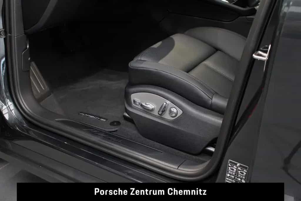 Porsche Macan LED-Matrix;Pano;14-Wege;AHZV 08/2023-photo-21