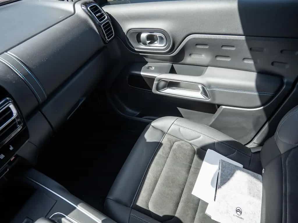 Citroën C5 Aircross 1.2 Plus NAVI W-LAN ACC FACEL. LED 01/2024-photo-13