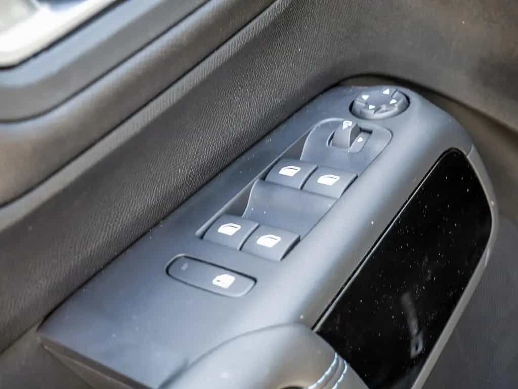 Citroën C5 Aircross 1.2 Plus NAVI W-LAN ACC FACEL. LED 01/2024-photo-18
