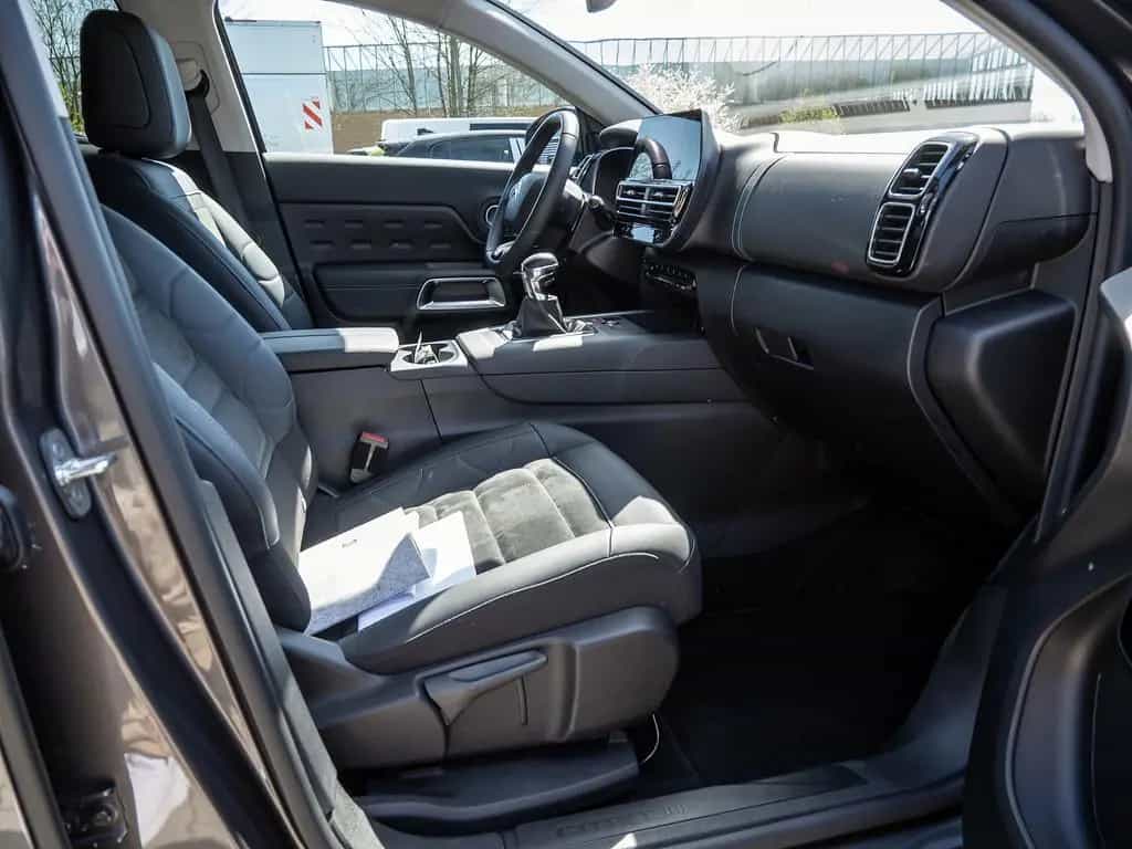 Citroën C5 Aircross 1.2 Plus NAVI W-LAN ACC FACEL. LED 01/2024-photo-2