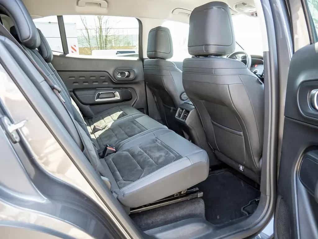 Citroën C5 Aircross 1.2 Plus NAVI W-LAN ACC FACEL. LED 01/2024-photo-3