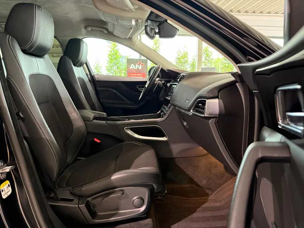 Jaguar F-Pace R-Sport AWD XENON LED SHZ PDC APP 08/2019-photo-13