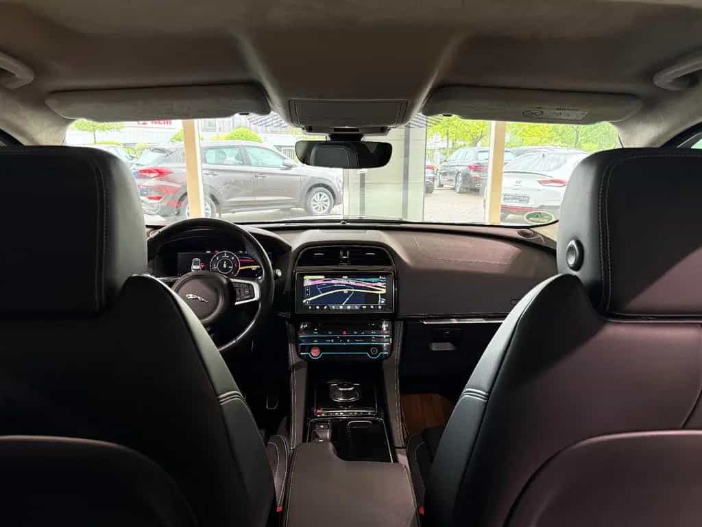 Jaguar F-Pace R-Sport AWD XENON LED SHZ PDC APP 08/2019-photo-14