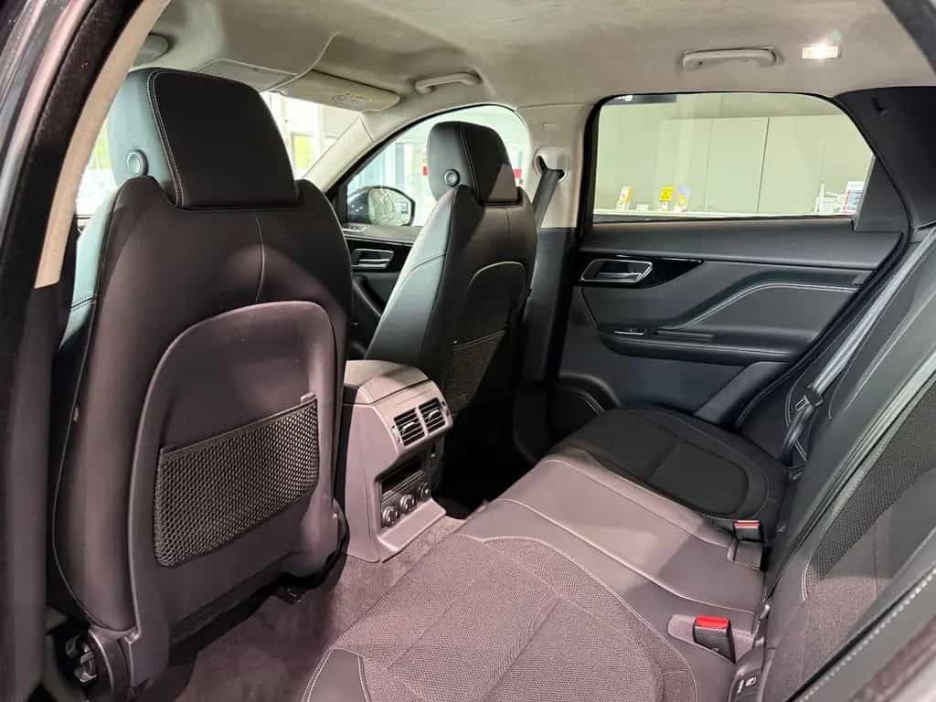 Jaguar F-Pace R-Sport AWD XENON LED SHZ PDC APP 08/2019-photo-18
