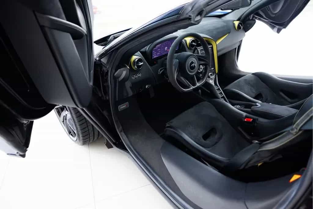 McLaren 720S Spider 4.0 V8 Performance | Volcano Blue | 10/2021-photo-2