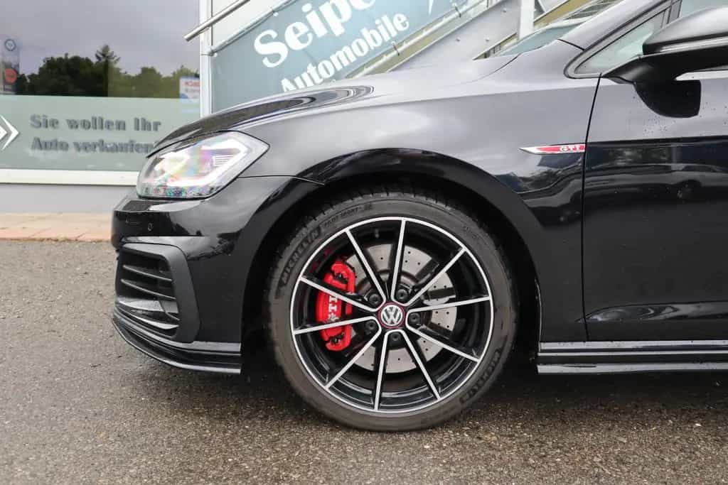 Volkswagen Golf VII GTI TCR*AKRAPOVIC*PANODACH*CARPLAY* 10/2019-photo-17
