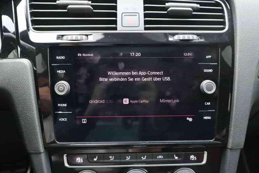 Volkswagen Golf VII GTI TCR*AKRAPOVIC*PANODACH*CARPLAY* 10/2019-photo-19