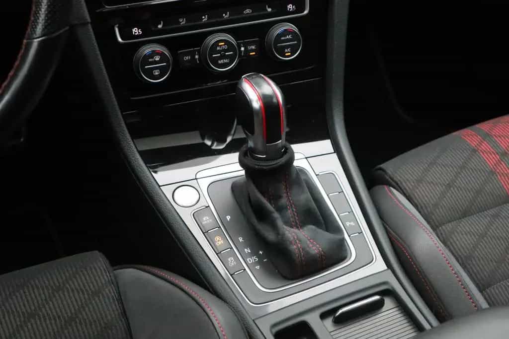 Volkswagen Golf VII GTI TCR*AKRAPOVIC*PANODACH*CARPLAY* 10/2019-photo-20