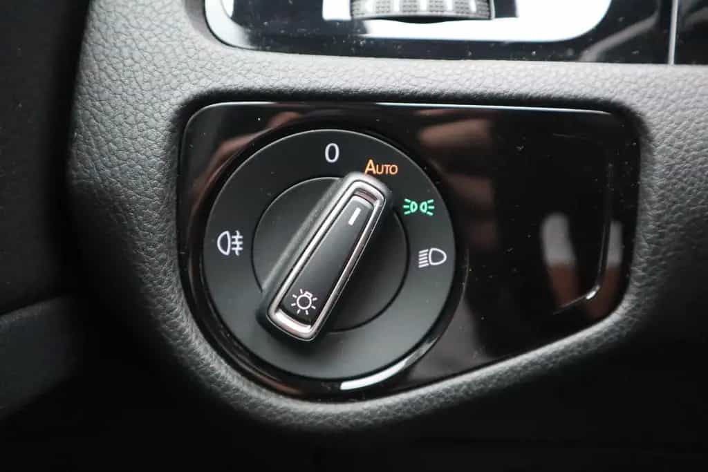 Volkswagen Golf VII GTI TCR*AKRAPOVIC*PANODACH*CARPLAY* 10/2019-photo-25