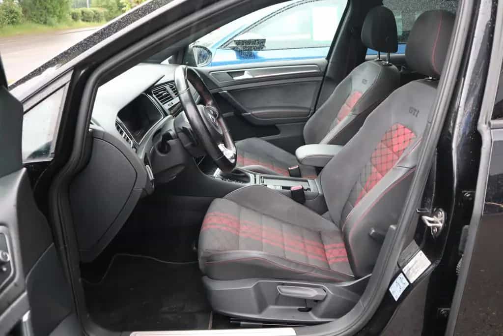 Volkswagen Golf VII GTI TCR*AKRAPOVIC*PANODACH*CARPLAY* 10/2019-photo-8